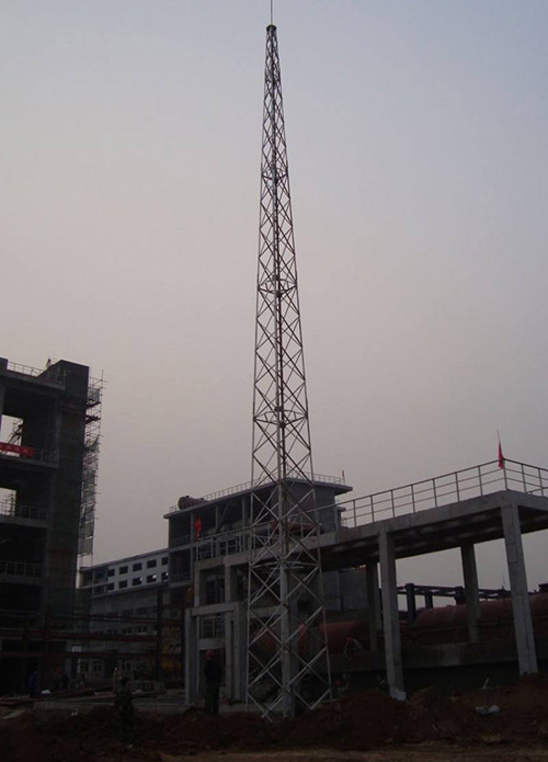 成人蜜桃视频在线看在高層建築上是怎樣施工的?